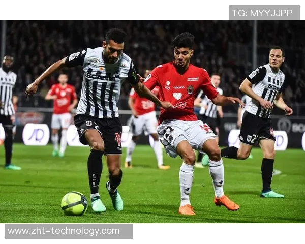 欧联杯精彩对决巴黎圣日耳曼大胜多特蒙德引发全场狂欢