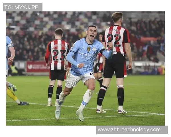 英超激战巴黎圣日耳曼逆转那不勒斯帽子戏法引发争议判罚全场沸腾