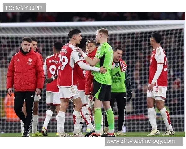世界杯激战阿森纳与拜仁握手言和帽子戏法引发争议判罚热议