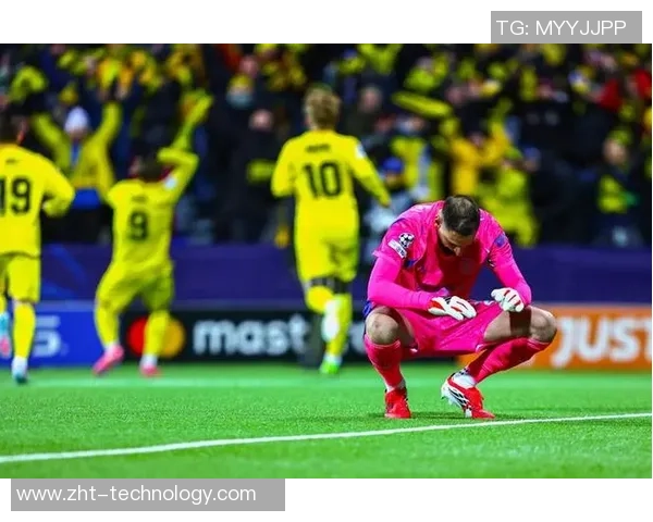 欧冠历史冷门：尤文图斯大胜曼联引发全场震惊与欢呼